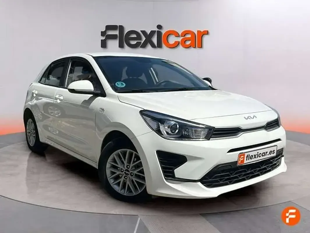 Usado Kia Rio 84 CV (61 kW) 2022 Blanco Utilitario