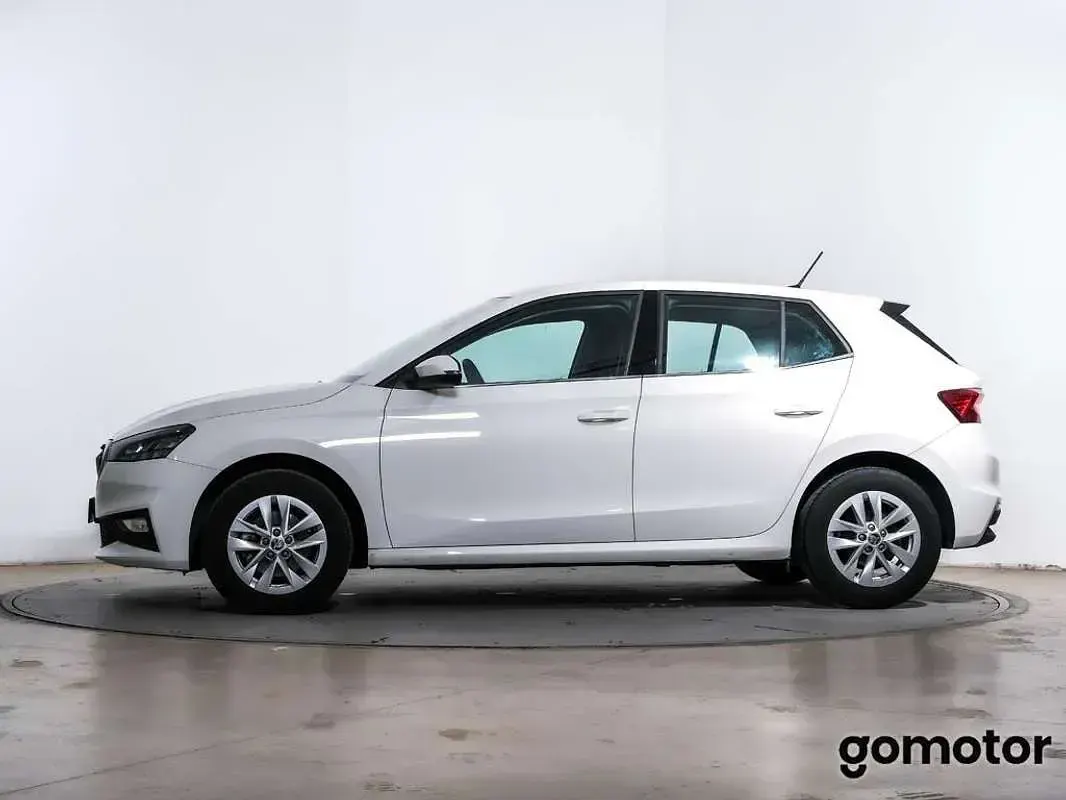 Usado Skoda 110 R Ambition 110 CV (80 kW) 2024 Blanco Berlina