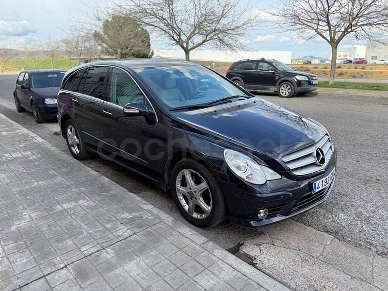 Usado Mercedes R320 224 CV (164 kW) 2009 Azul Monovolumen