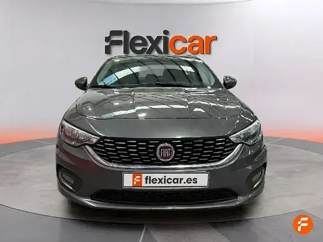 Usado Fiat Tipo Lounge 95 CV (69 kW) 2018 Gris Berlina