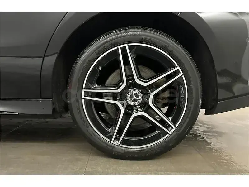 Usado Mercedes CLA250e Shooting Brake 218 CV (160 kW) 2022 Negro Familiar