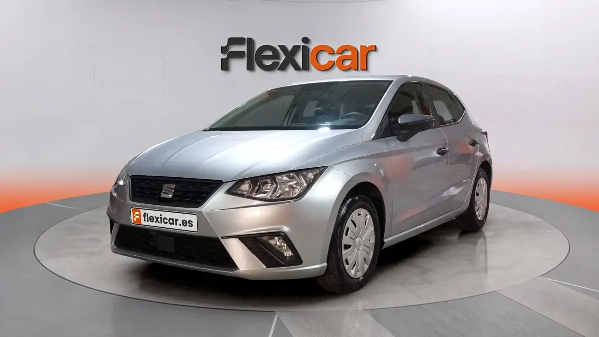 Usado Seat Ibiza Reference 80 CV (58 kW) 2021 Gris Utilitario