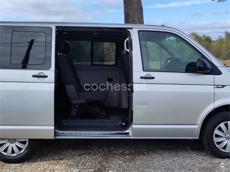 Usado VW Caravelle Trendline 150 CV (110 kW) 2018 Gris / plata Monovolumen