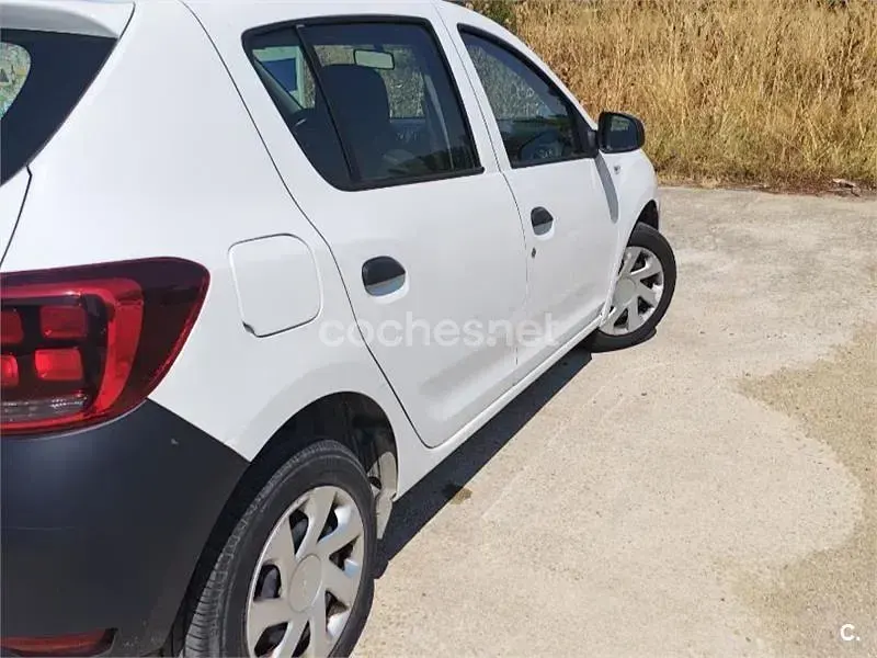Usado Dacia Sandero Essentiel 73 CV (53 kW) 2018 Blanco Berlina