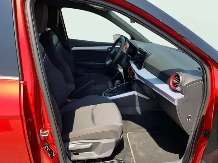 Usado Seat Arona FR 115 CV (84 kW) 2025 Rojo SUV