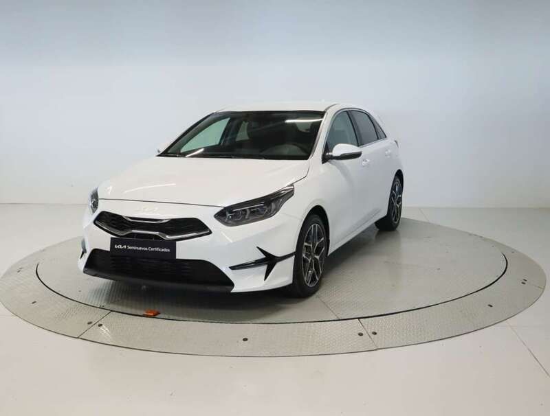 Blanco Usado 2023 Kia Ceed Utilitario | 20.805 € (Precio justo) - Imagen 1/4