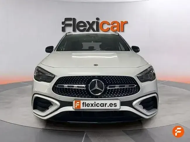 Usado Mercedes GLA200 163 CV (119 kW) 2024 Blanco SUV