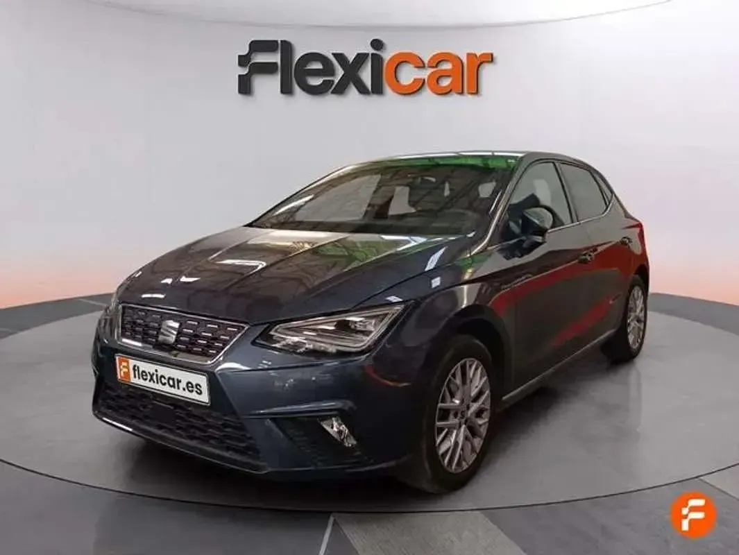 Usado Seat Ibiza XCELLENCE 116 CV (85 kW) 2025 Gris Utilitario