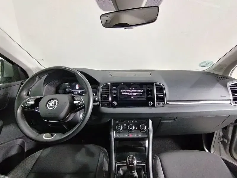 Usado Skoda Karoq Selection 116 CV (85 kW) 2024 Gris SUV