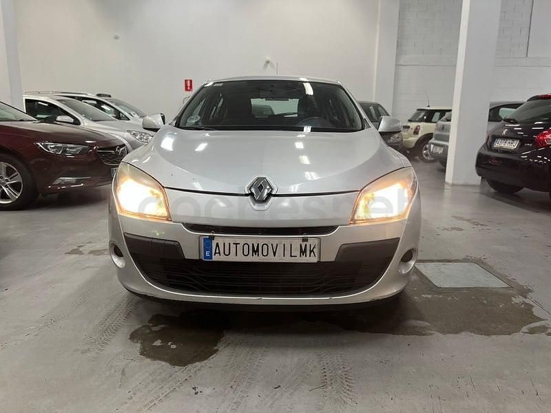 Usado Renault Mégane Authentique 85 CV (62 kW) 2010 Gris / plata Berlina