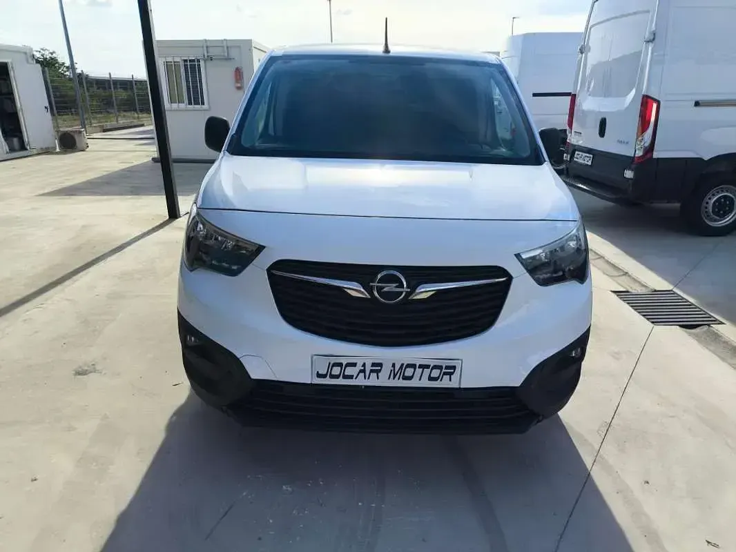 Usado Opel Combo S 99 CV (72 kW) 2021 Blanco Monovolumen
