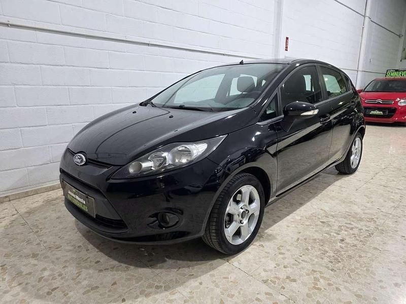 Usado Ford Fiesta Trend 69 CV (50 kW) 2010 Negro Utilitario