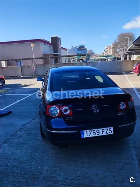 Usado VW Passat 140 CV (102 kW) 2008 Azul Berlina