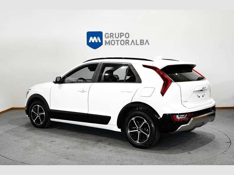 Usado Kia Niro 141 CV (103 kW) 2024 Blanco SUV
