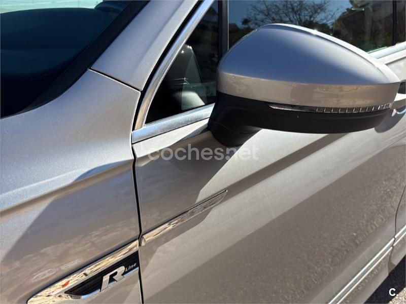 Usado VW Tiguan Sportline 150 HP (110 kW) 2018 Bege SUV