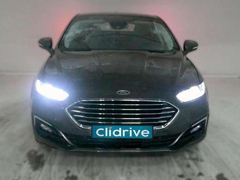 Usado Ford Mondeo Titanium 155 CV (114 kW) 2019 Gris Berlina