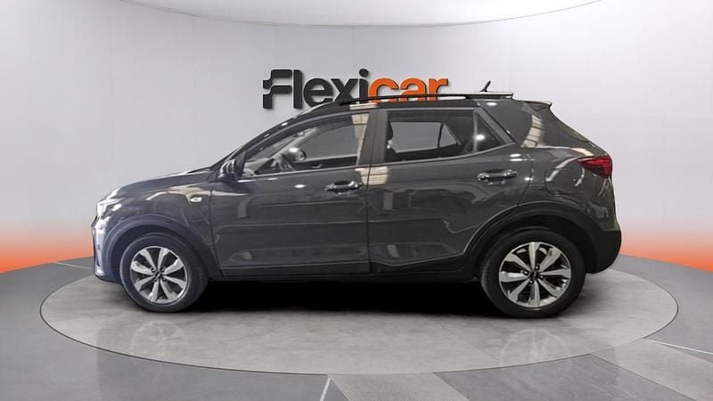 Usado Kia Stonic Plus 84 HP (61 kW) 2022 Cinzento SUV