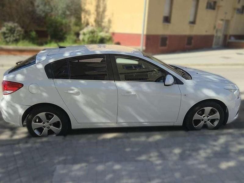Usado Chevrolet Cruze LT 163 CV (119 kW) 2012 Blanco Utilitario