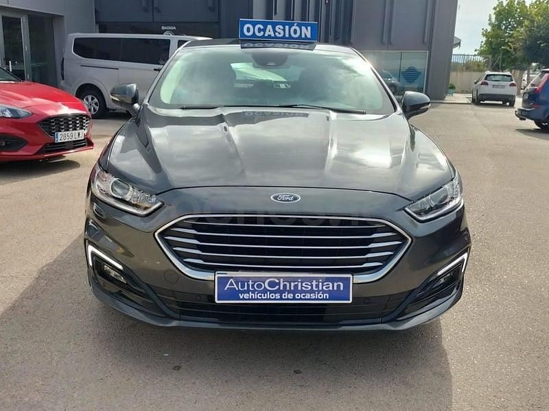 Usado Ford Mondeo Trend 120 CV (88 kW) 2021 Gris / plata Berlina
