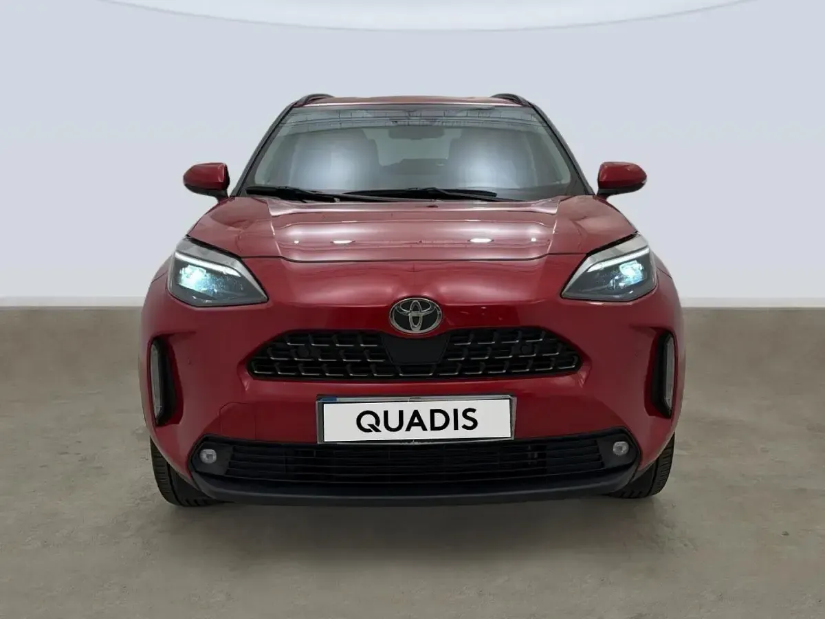 Usado Toyota Yaris Cross Style 131 CV (96 kW) 2024 Rojo SUV