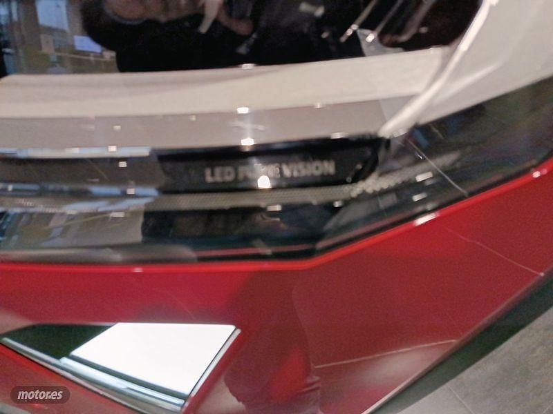 Usado Renault Captur Techno 145 CV (106 kW) 2025 Rojo SUV