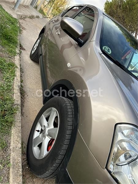 Usado Nissan Qashqai Visia 106 CV (77 kW) 2008 Beige SUV