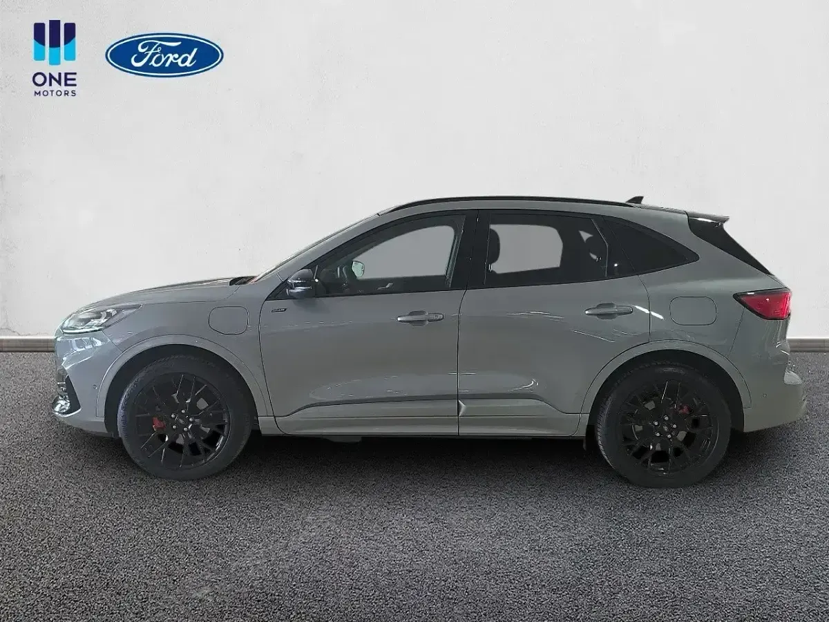 Usado Ford Kuga ST-Line X 225 CV (165 kW) 2023 Gris SUV