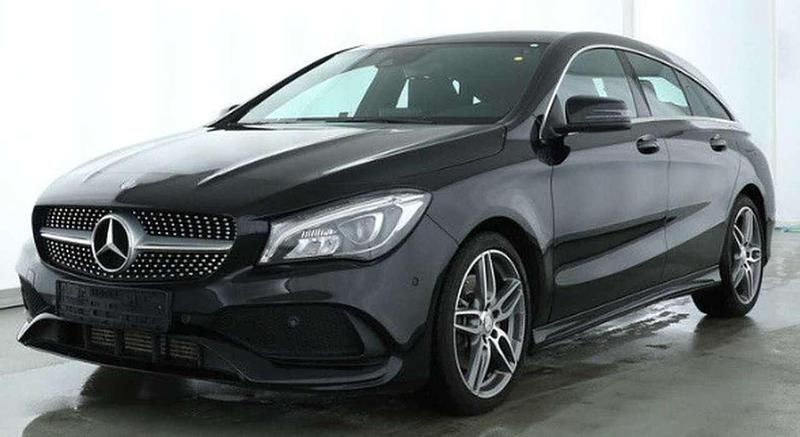 Usado Mercedes CLA220 AMG line 177 CV (130 kW) 2016 Negro Berlina