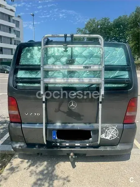 Usado Mercedes V230 98 CV (72 kW) 1997 Negro Monovolumen