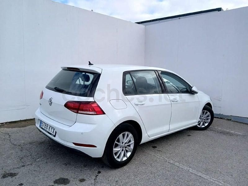 Usado VW Golf VII Edition 115 HP (84 kW) 2019 Branco Sedan