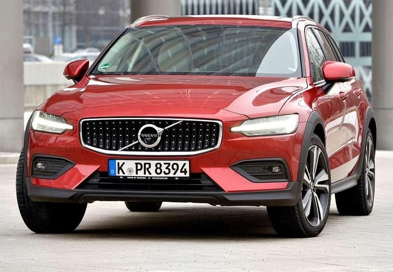 Usado Volvo V60 CC 197 CV (144 kW) 2021 Gris Familiar