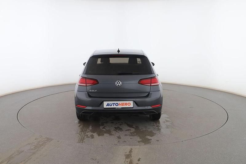 Usado VW Golf VII 116 CV (85 kW) 2019 Gris Utilitario