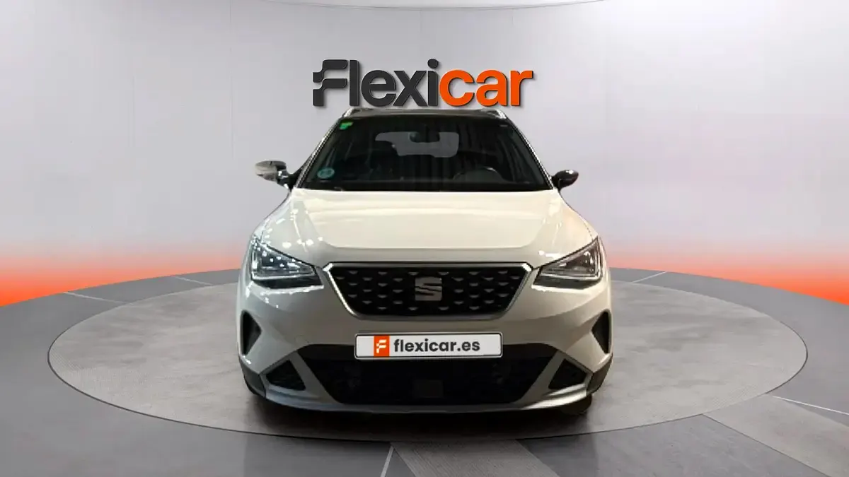 Usado Seat Arona Style Plus 110 CV (80 kW) 2022 Blanco SUV