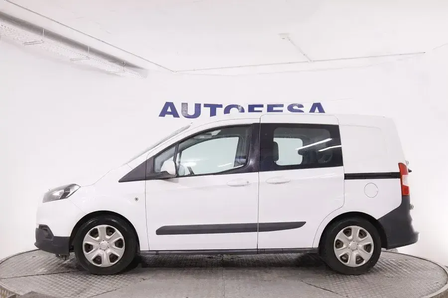 Usado Ford Transit 100 CV (73 kW) 2019 Blanco Familiar