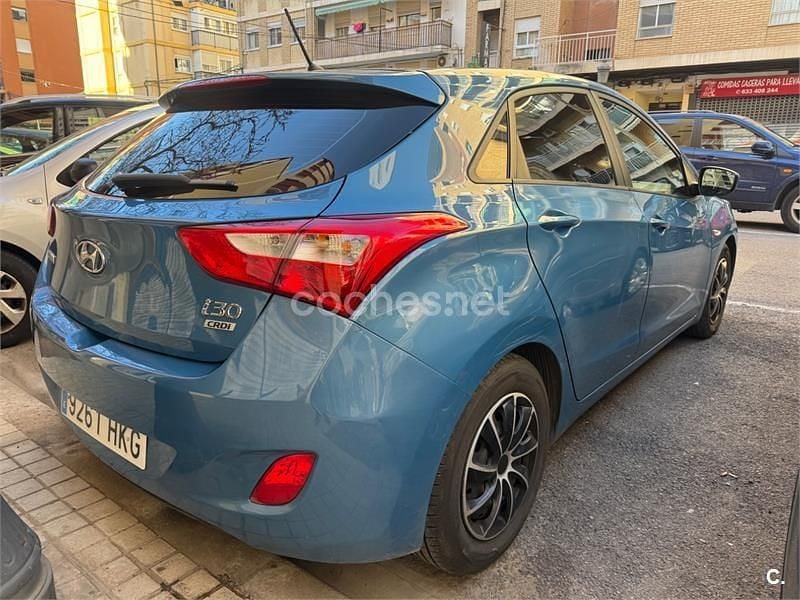 Usado Hyundai i30 110 CV (80 kW) 2012 Azul Berlina