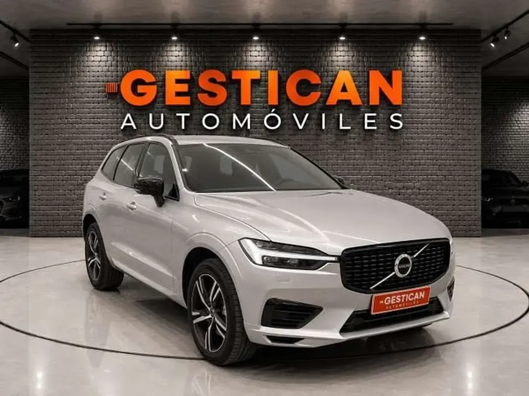Usado Volvo XC60 R-Design 390 CV (286 kW) 2021 Plateado SUV