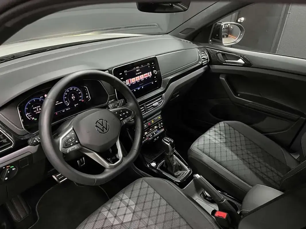 Usado VW T-Cross R-line 150 CV (110 kW) 2025 Gris SUV