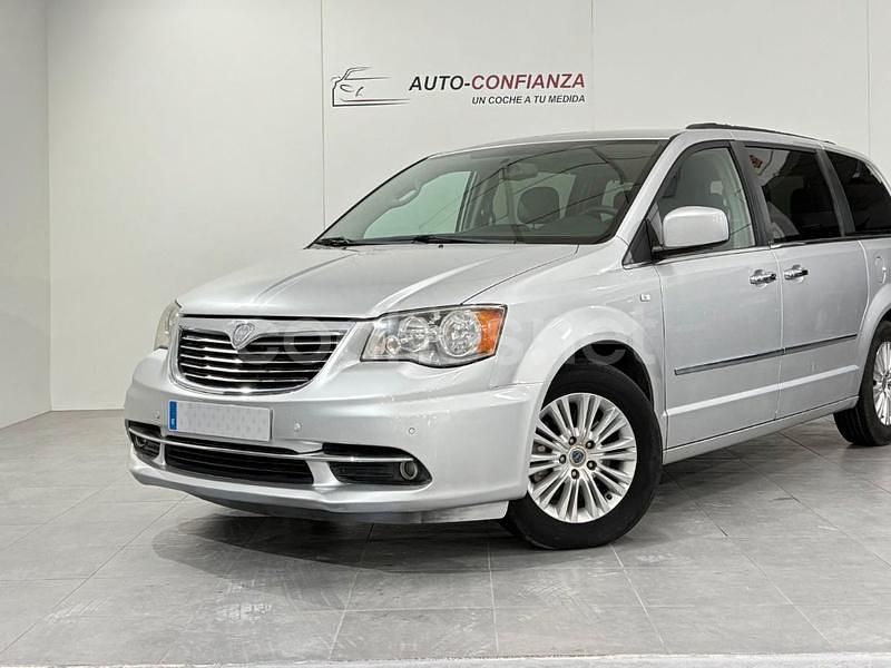 Gris / plata Usado 2013 Lancia Voyager Platinum Monovolumen | 11.995 € (Buen precio) - Imagen 1/4