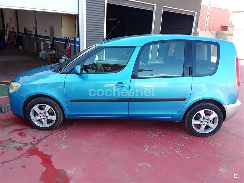 Usado Skoda Roomster Family 105 CV (77 kW) 2007 Azul Monovolumen