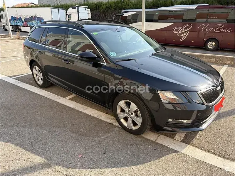 Usado Skoda Octavia Ambition 150 CV (110 kW) 2020 Negro Familiar