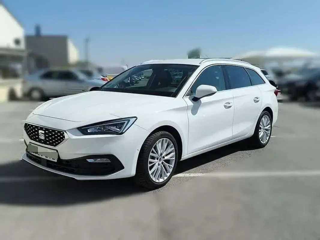 Usado Seat Leon XCELLENCE 150 CV (110 kW) 2022 Blanco Berlina