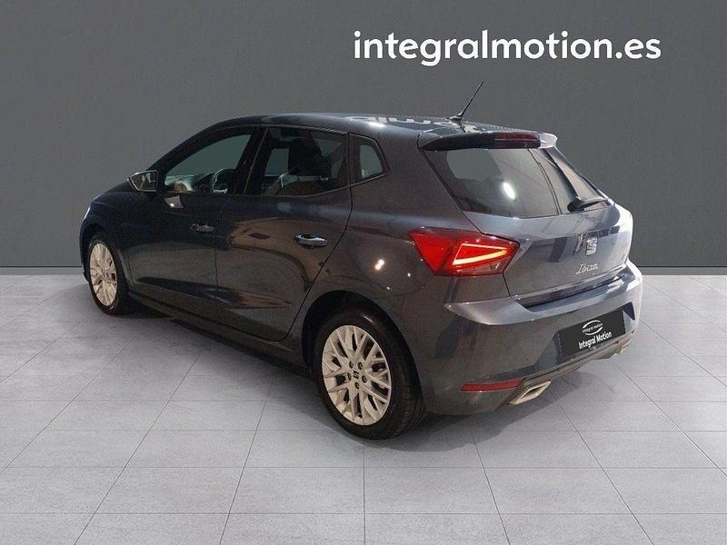 Usado Seat Ibiza FR 115 CV (84 kW) 2024 Gris Berlina