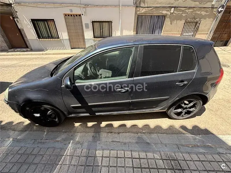 Usado VW Golf IV 100 CV (73 kW) 2004 Azul Berlina