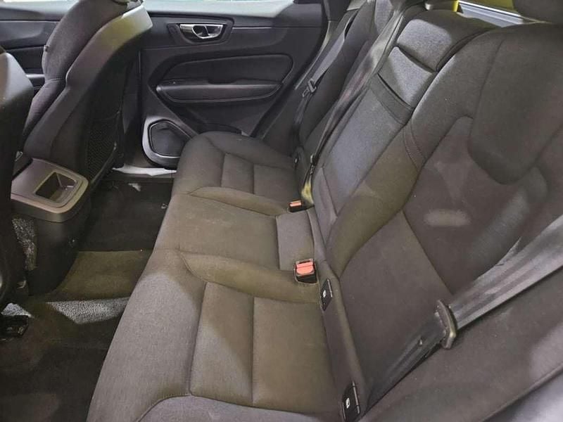 Usado Volvo XC60 Momentum 197 CV (144 kW) 2022 Azul SUV