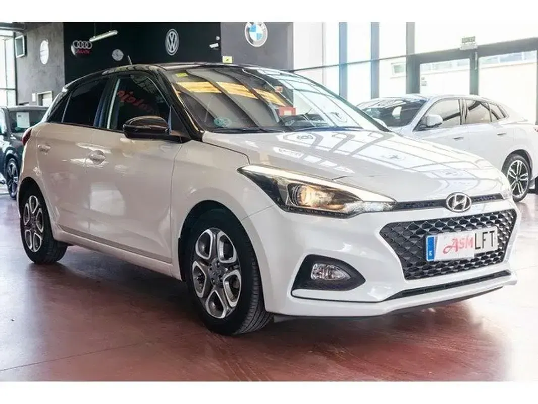 Usado Hyundai i20 99 CV (72 kW) 2020 Blanco Utilitario