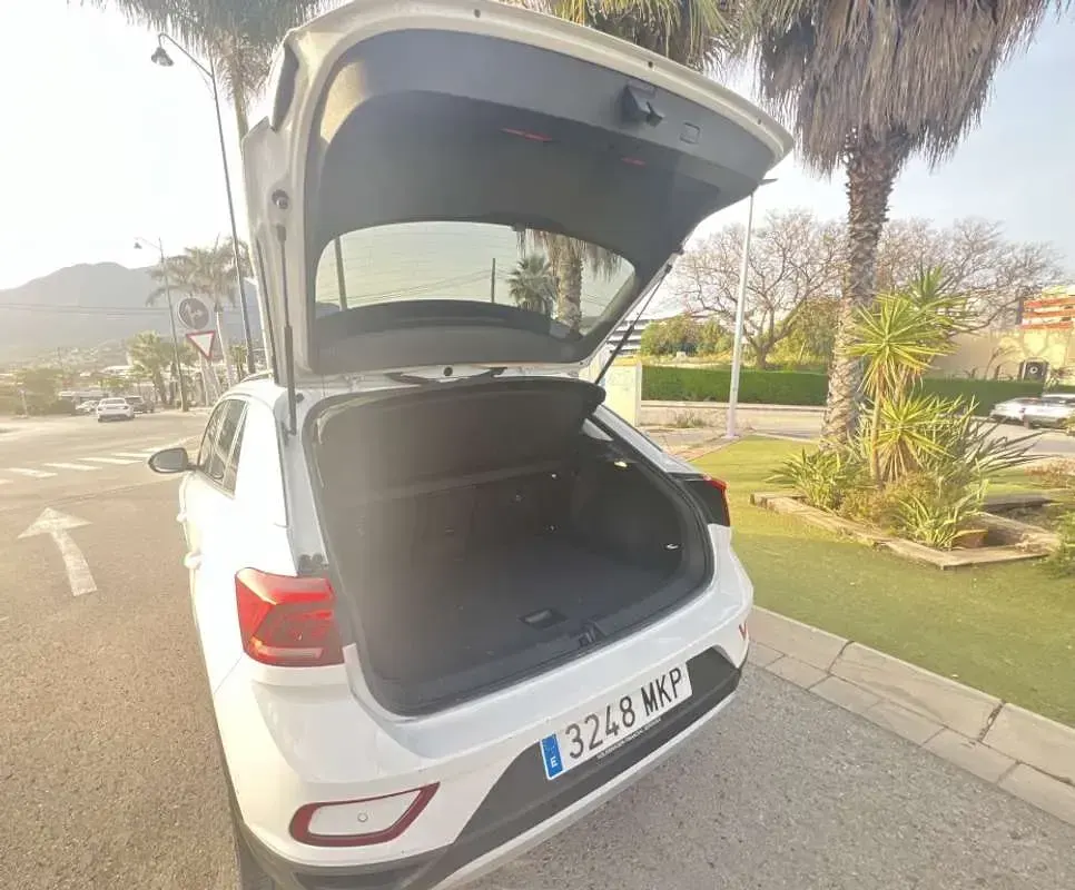 Usado VW T-Roc 116 CV (85 kW) 2023 Blanco SUV