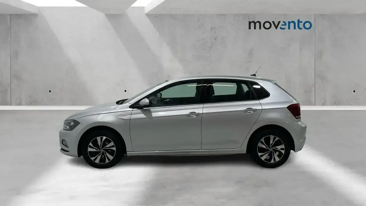 Usado VW Polo Advance 80 CV (58 kW) 2021 Gris Utilitario