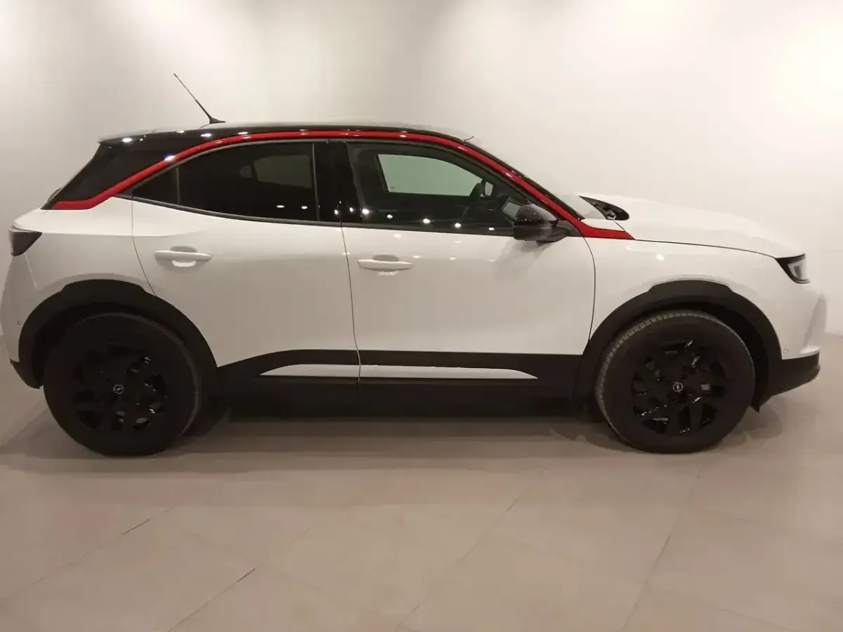 Używany Opel Mokka-e GSe 100 kW (136 KM) 2023 Biały SUV