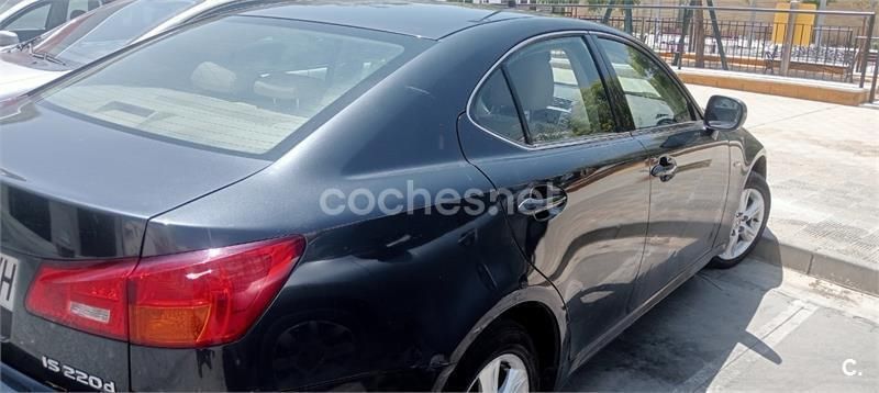 Beige Usado 2006 Lexus IS220d Luxury Line Berlina | 2990 € (Precio justo) - Imagen 1/4