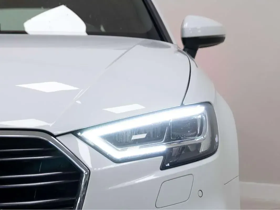 Usado Audi A3 Sportback Premium 150 CV (110 kW) 2018 Blanco Utilitario
